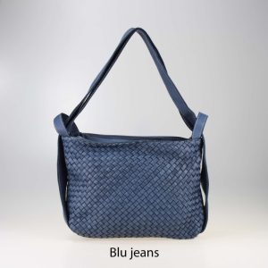 אקווילה תיק עור משובץ רצועת כתף ותיק גב כחול ג'ינס מיוצר באיטליה מעור וורה פלא Blue jeans