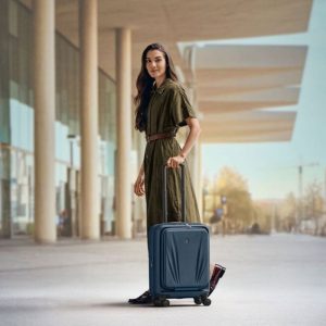וונגר Wenger מזוודת טרולי Skyon כחול נייבי- וונגר | מקט: WG-653565