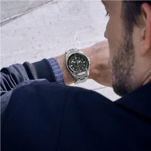 ויקטורינוקס שוויץ Victorinox שעון Journey 1884 אוטומטי רצועת מתכת לוח שחור 43 מ מ | מקט: 241981