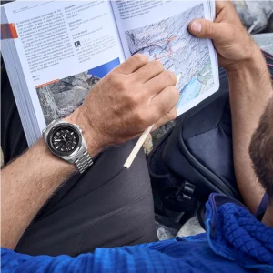 ויקטורינוקס שוויץ Victorinox שעון Journey 1884 רצועת מתכת לוח שחור 43 מ מ | מקט: 242009