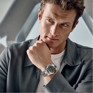 ויקטורינוקס שוויץ Victorinox שעון I.N.O.X אוטומטי רצועת מתכת לוח שחור | מקט: 242019